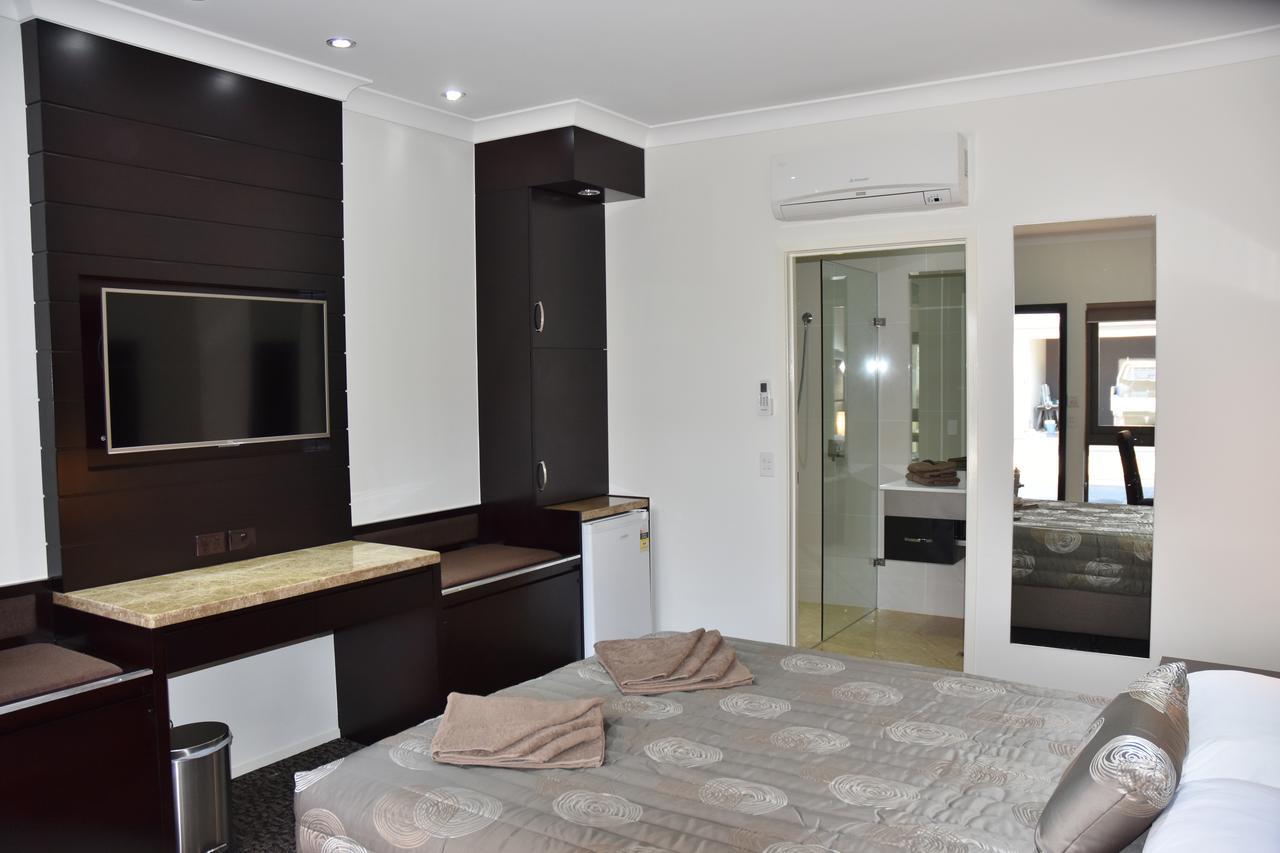 Western Downs Motor Inn Miles Ngoại thất bức ảnh